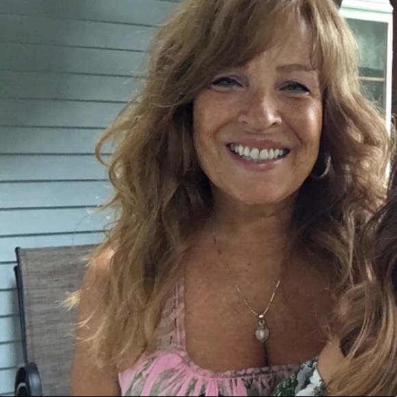 Meet your Posher, Karen - Picture 1 of 1